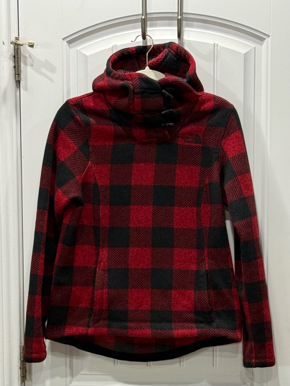 The North Face Women’s Size S/P Red/Blk Buffalo Plaid Fleece Pullover Hoodie EUC